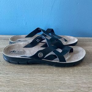 New womens white mountain sandals size 8.5